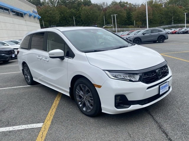 New 2026 Honda Odyssey Touring image 2