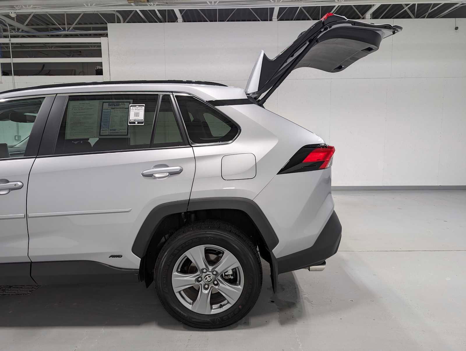 Used 2025 Toyota RAV4 XLE image 11