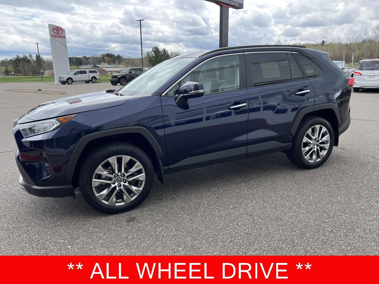 Used 2020 Toyota RAV4 Limited w/ Limited Grade Weather Package AWD/4WD image 5