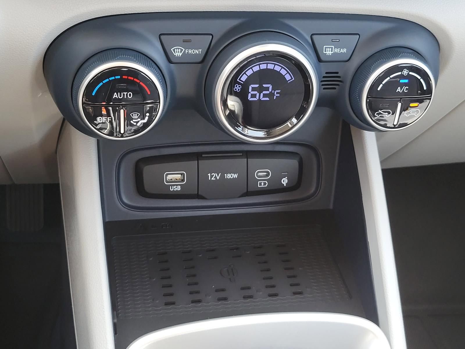 New 2026 Hyundai Venue SEL FWD image 18