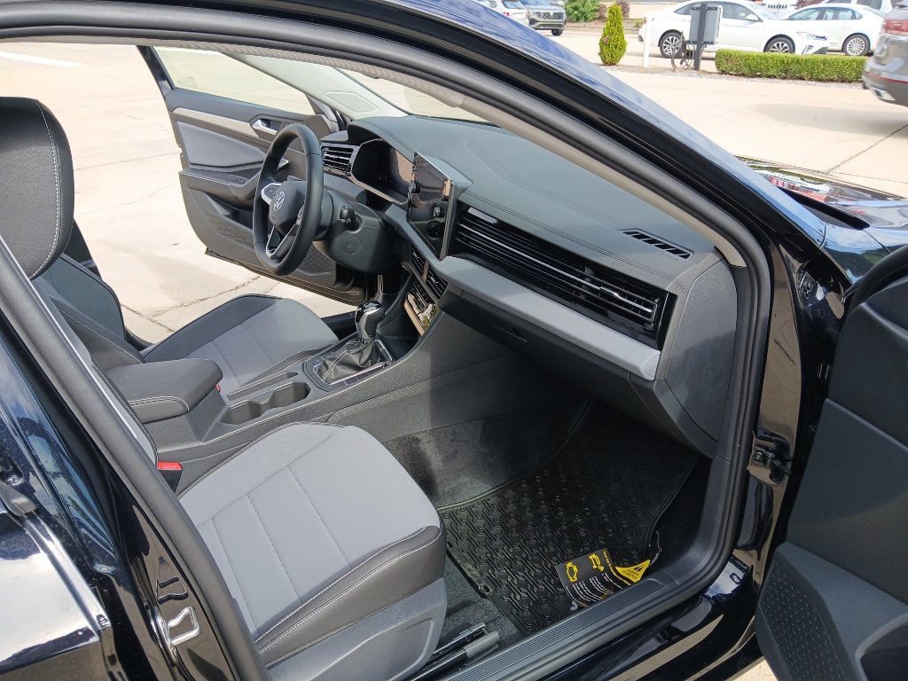 New 2027 Volkswagen Jetta SE FWD image 22