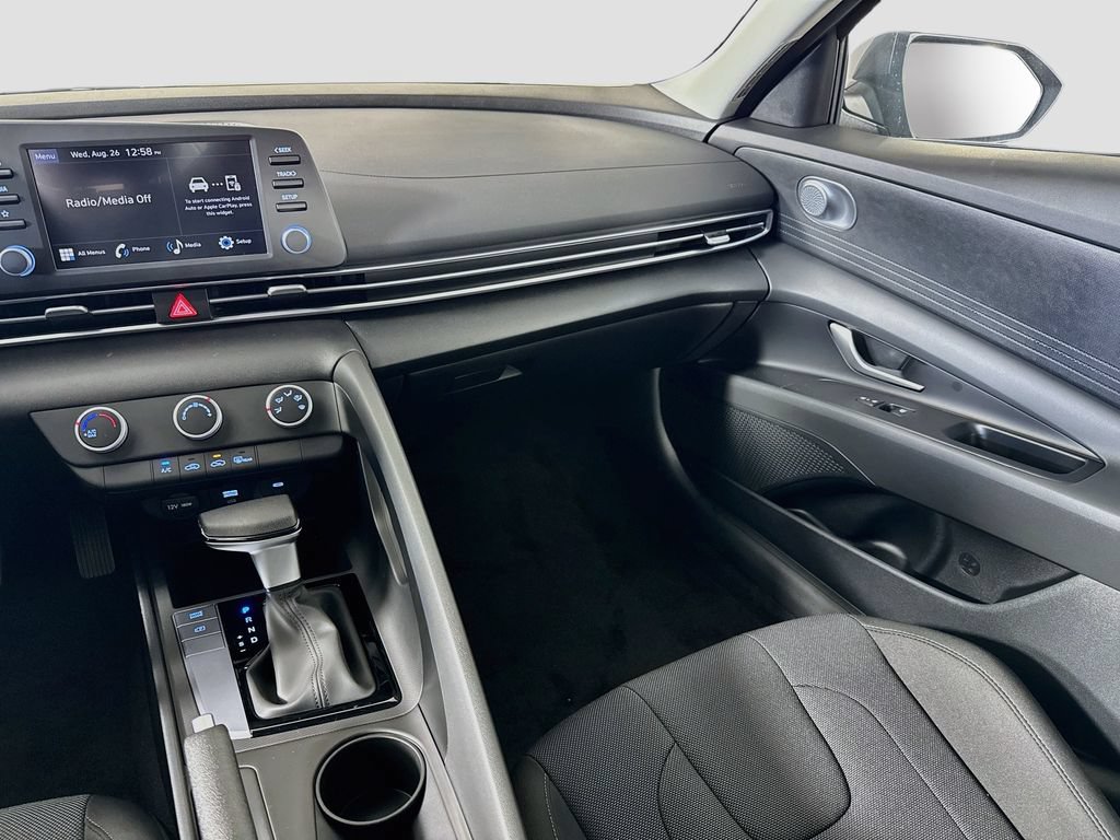 New 2026 Hyundai Elantra SE FWD image 24
