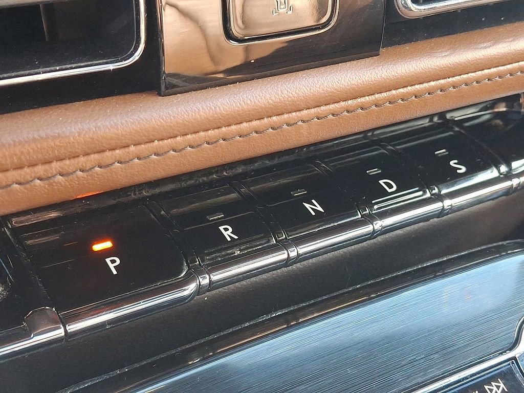 Used 2023 Lincoln Nautilus Reserve w/ Monochromatic Package AWD/4WD image 16