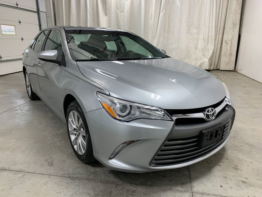 Used 2017 Toyota Camry XLE w/ Moonroof Package video 2