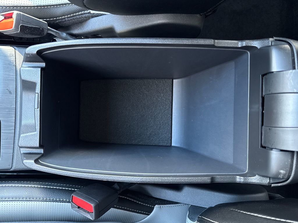 Used 2025 Ford Escape Platinum w/ Premium Technology Package image 26