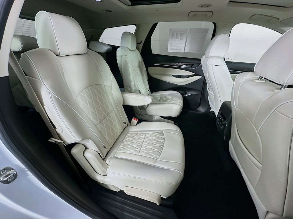Used 2023 Buick Enclave Avenir w/ Avenir Technology Package AWD/4WD image 39