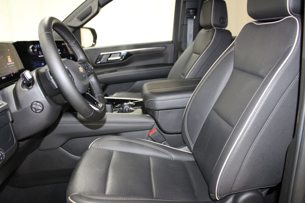 Used 2025 Chevrolet Tahoe Premier RWD image 17