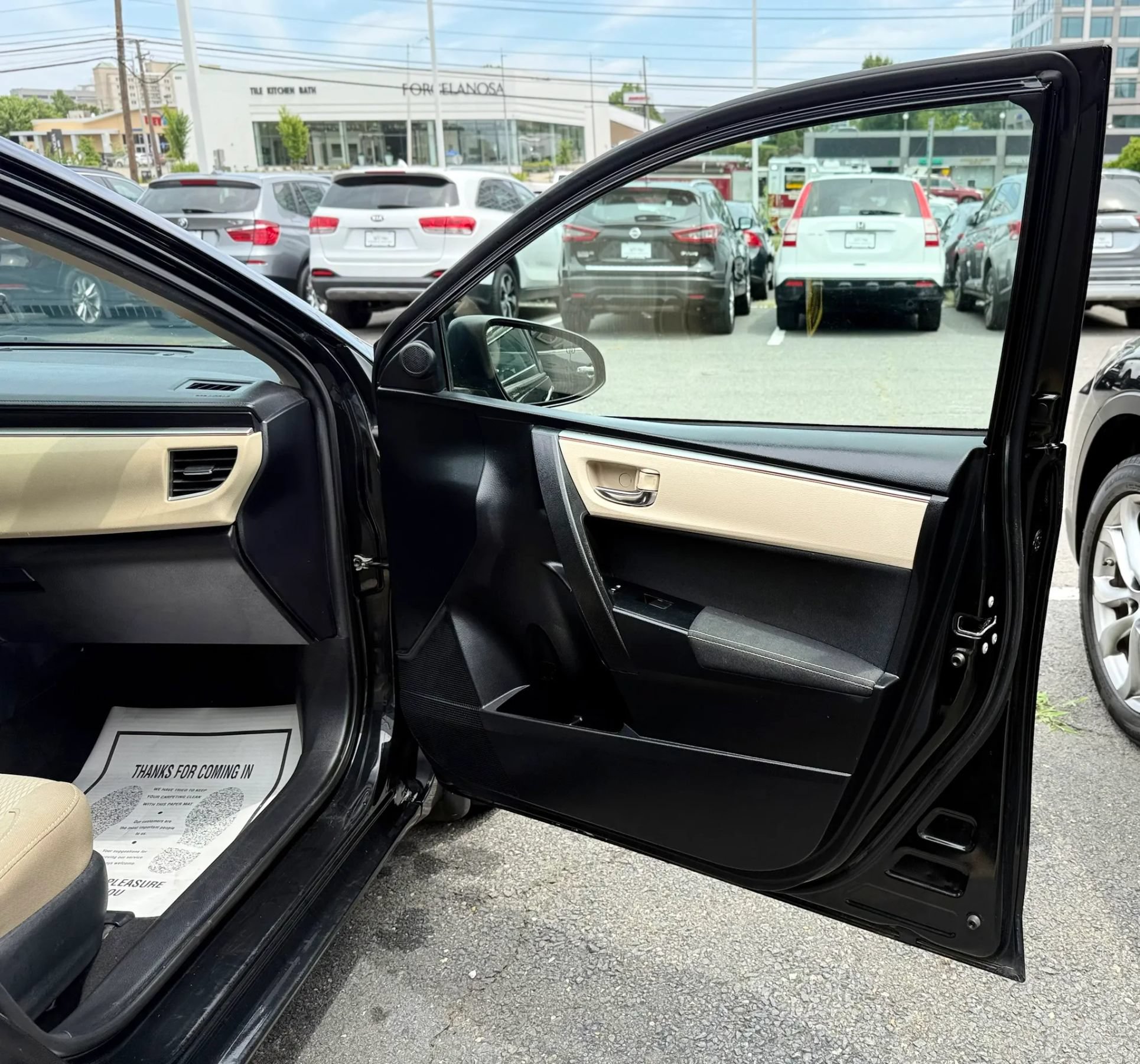 Used 2016 Toyota Corolla LE FWD image 30