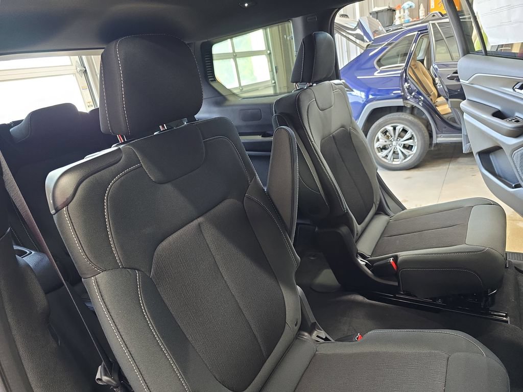 New 2026 Jeep Grand Cherokee L Laredo AWD/4WD image 11