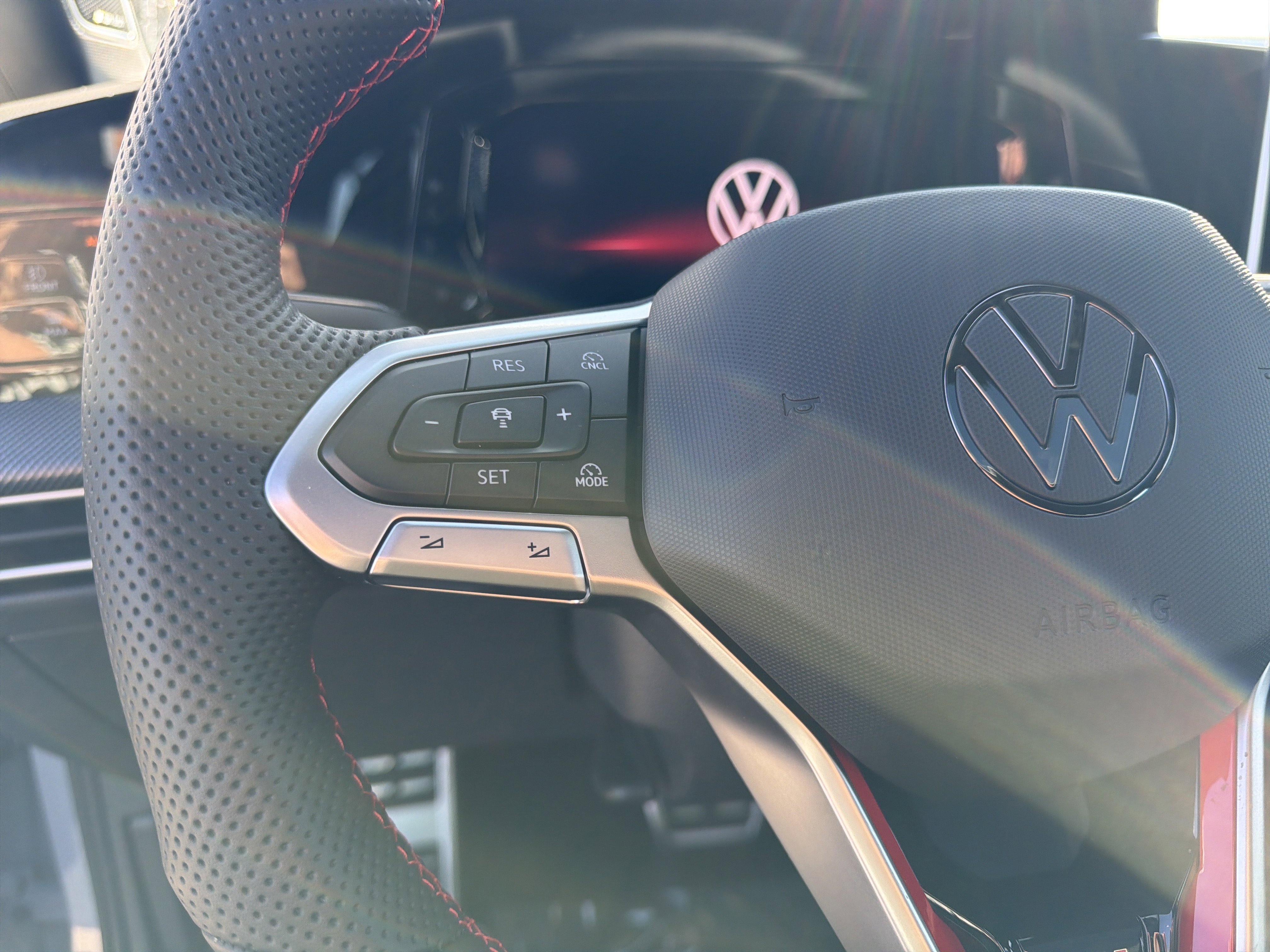 New 2026 Volkswagen GTI SE FWD image 16