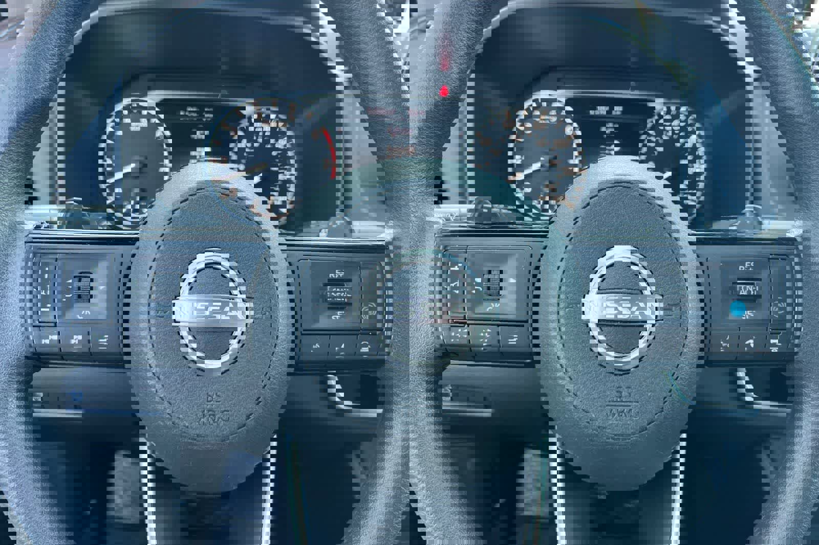 Used 2023 Nissan Rogue SV image 25