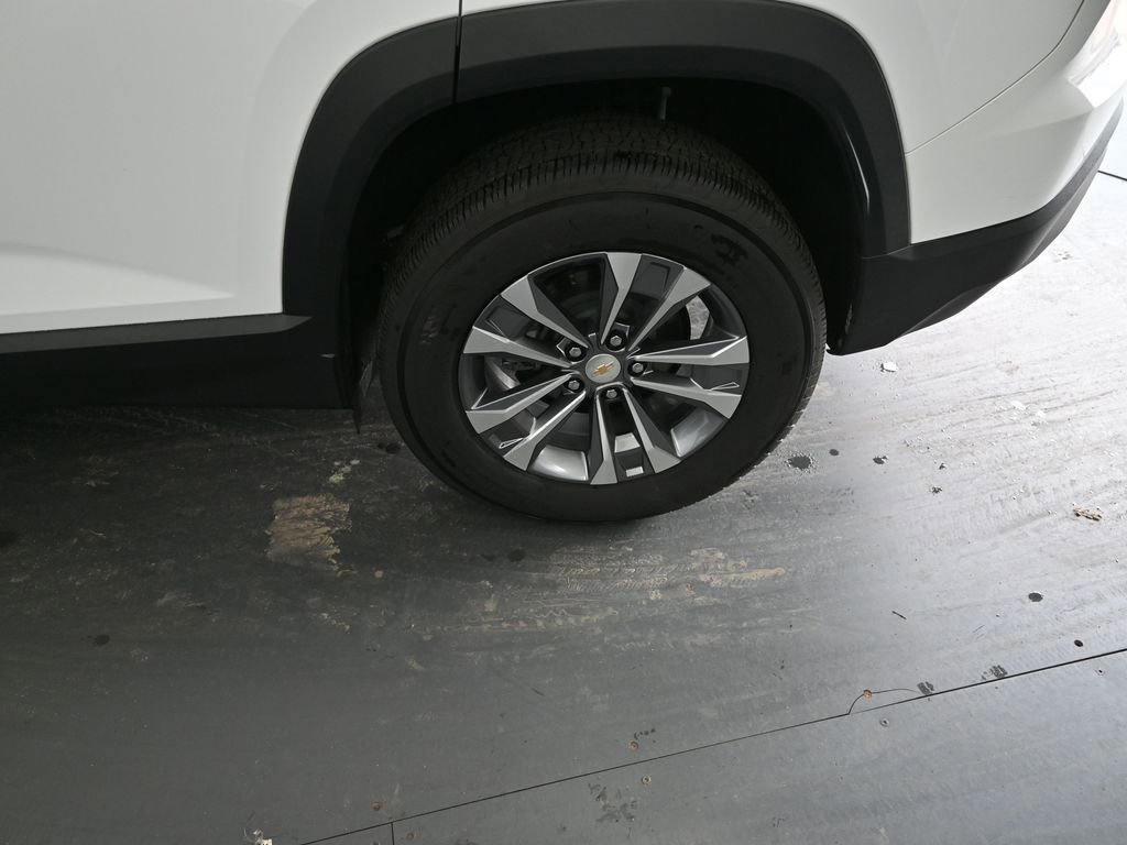 New 2025 Chevrolet Equinox LT w/ Safety and Technology Package image 15