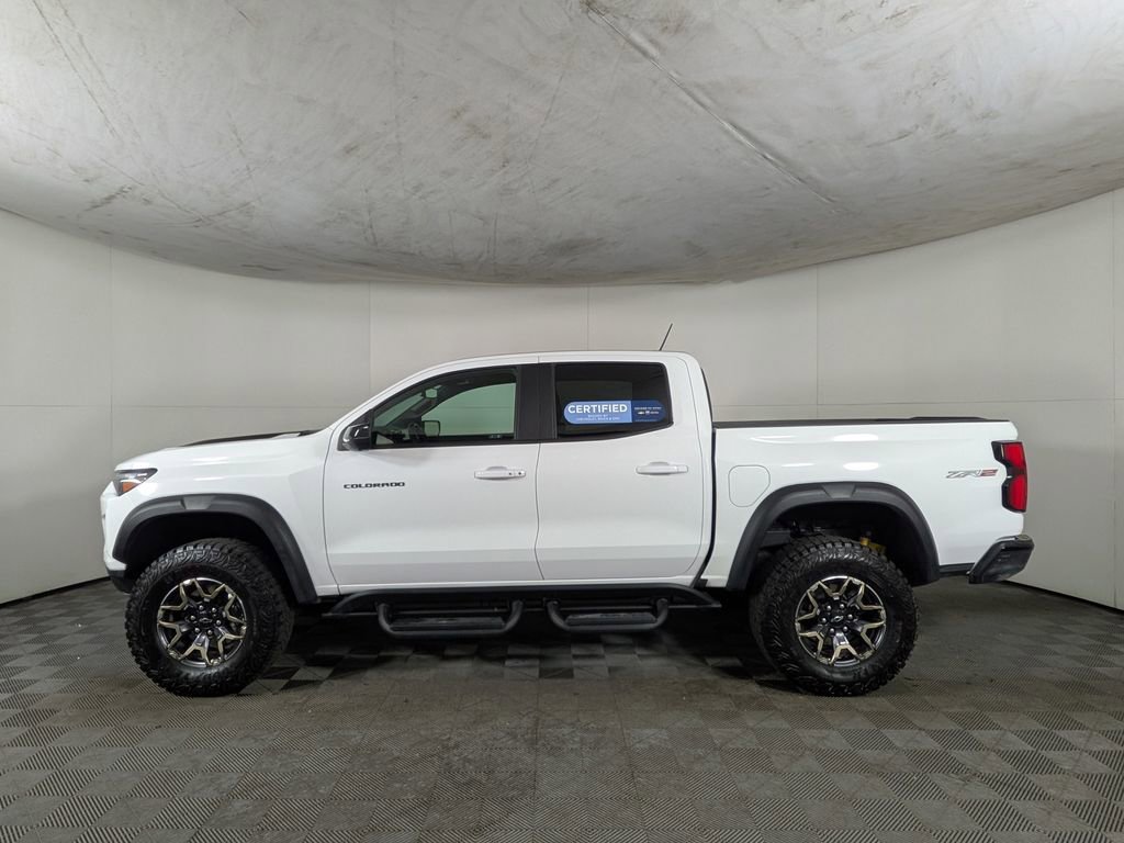 Certified 2024 Chevrolet Colorado ZR2 w/ ZR2 Convenience Package III image 3