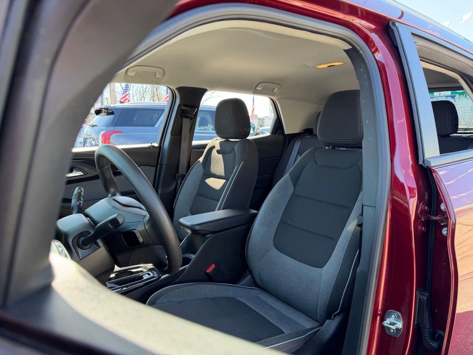 Used 2022 Chevrolet TrailBlazer LT w/ Convenience Package image 19