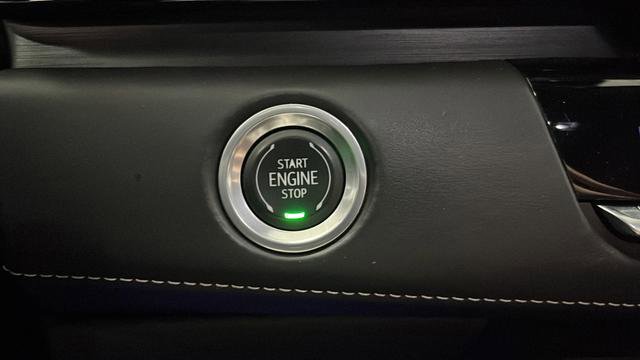 Used 2023 Cadillac Escalade ESV Sport Platinum w/ LPO, ONYX Package AWD/4WD image 39