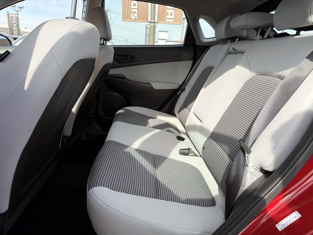 Certified 2022 Hyundai Kona SE image 12