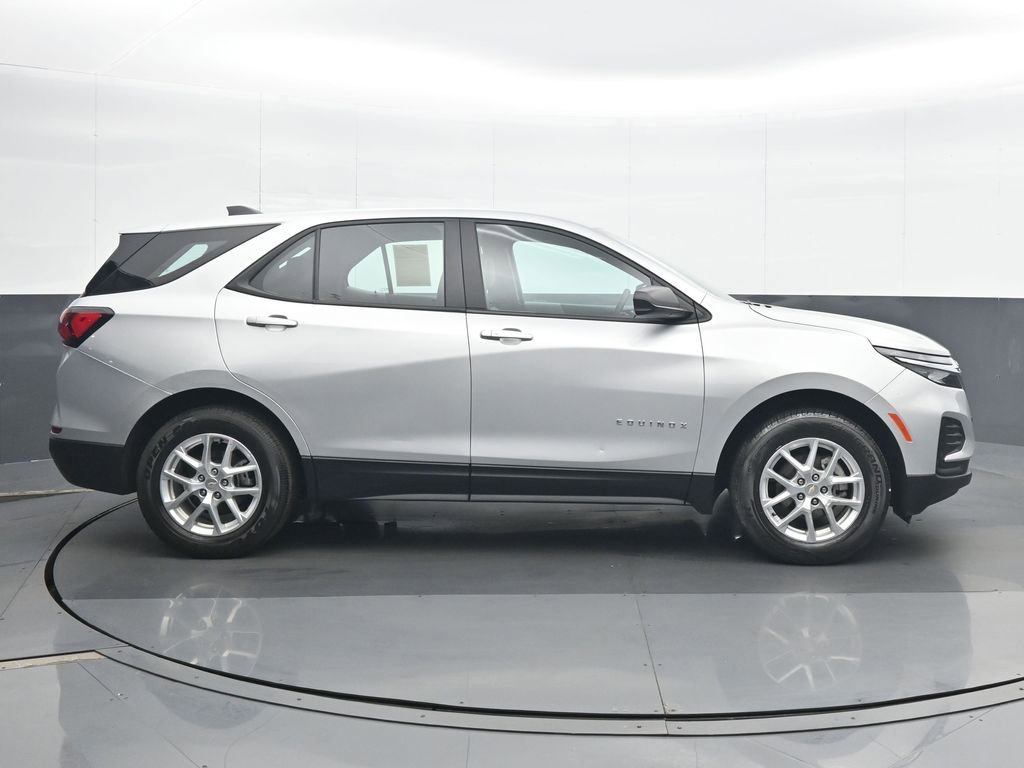 Used 2022 Chevrolet Equinox LS image 7
