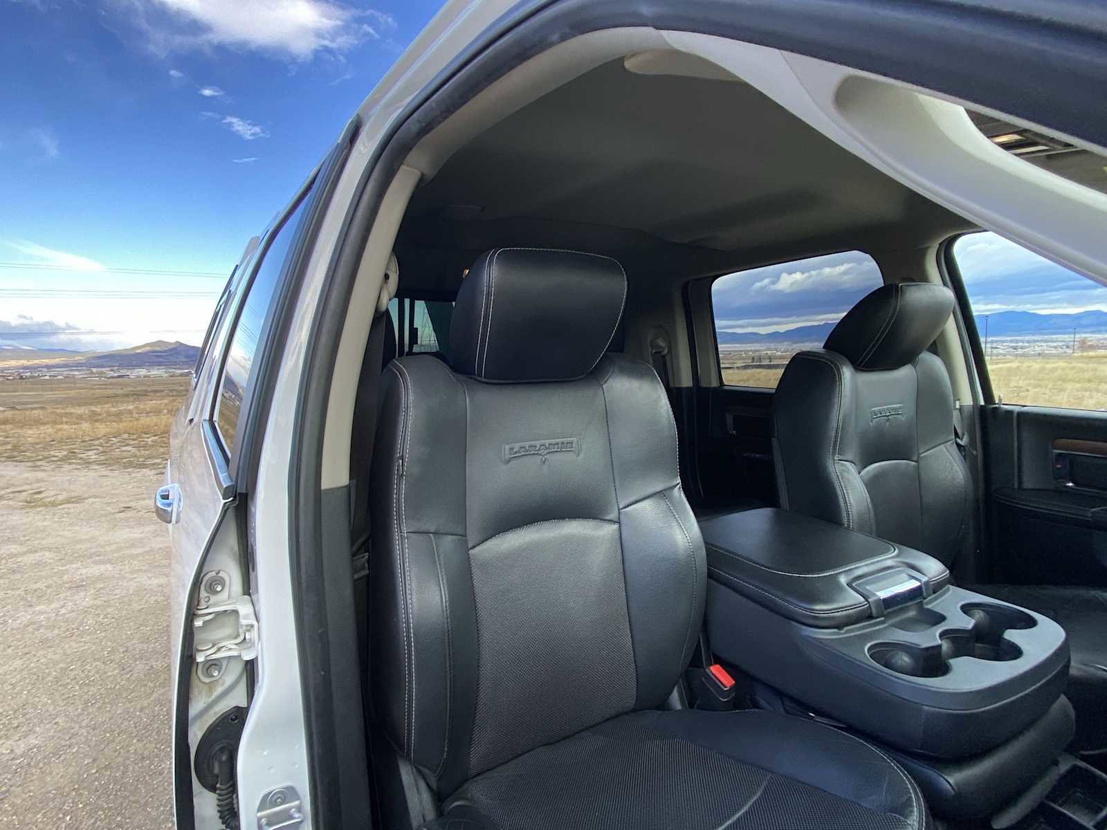 Used 2014 RAM 3500 Laramie w/ Convenience Group image 18