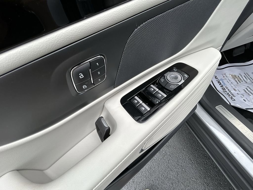 New 2026 Lincoln Nautilus Premier w/ Jet Appearance Package AWD/4WD image 19