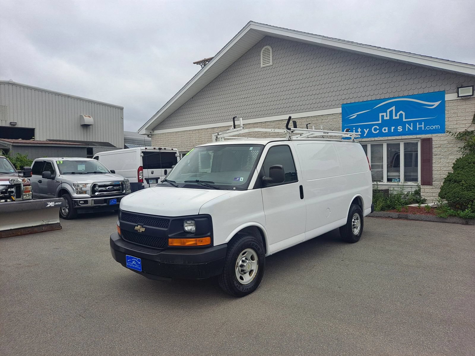 Used 2012 Chevrolet Express 2500 RWD image 1