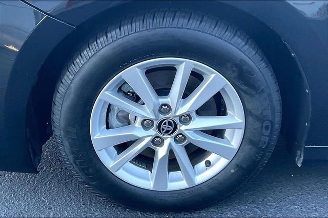 Used 2025 Toyota Camry LE FWD image 9