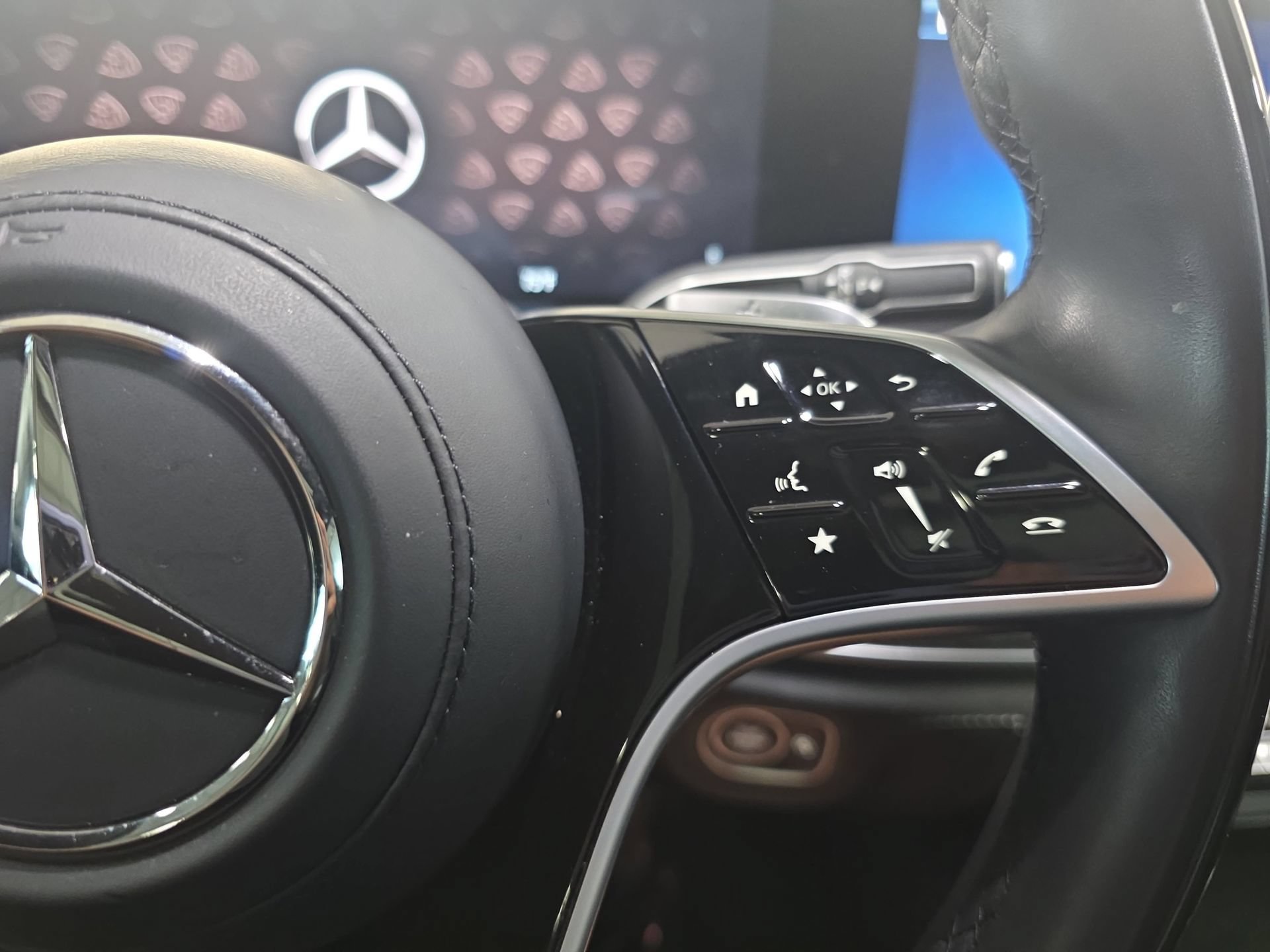 Used 2024 Mercedes-Benz Maybach GLS 600 4MATIC image 18
