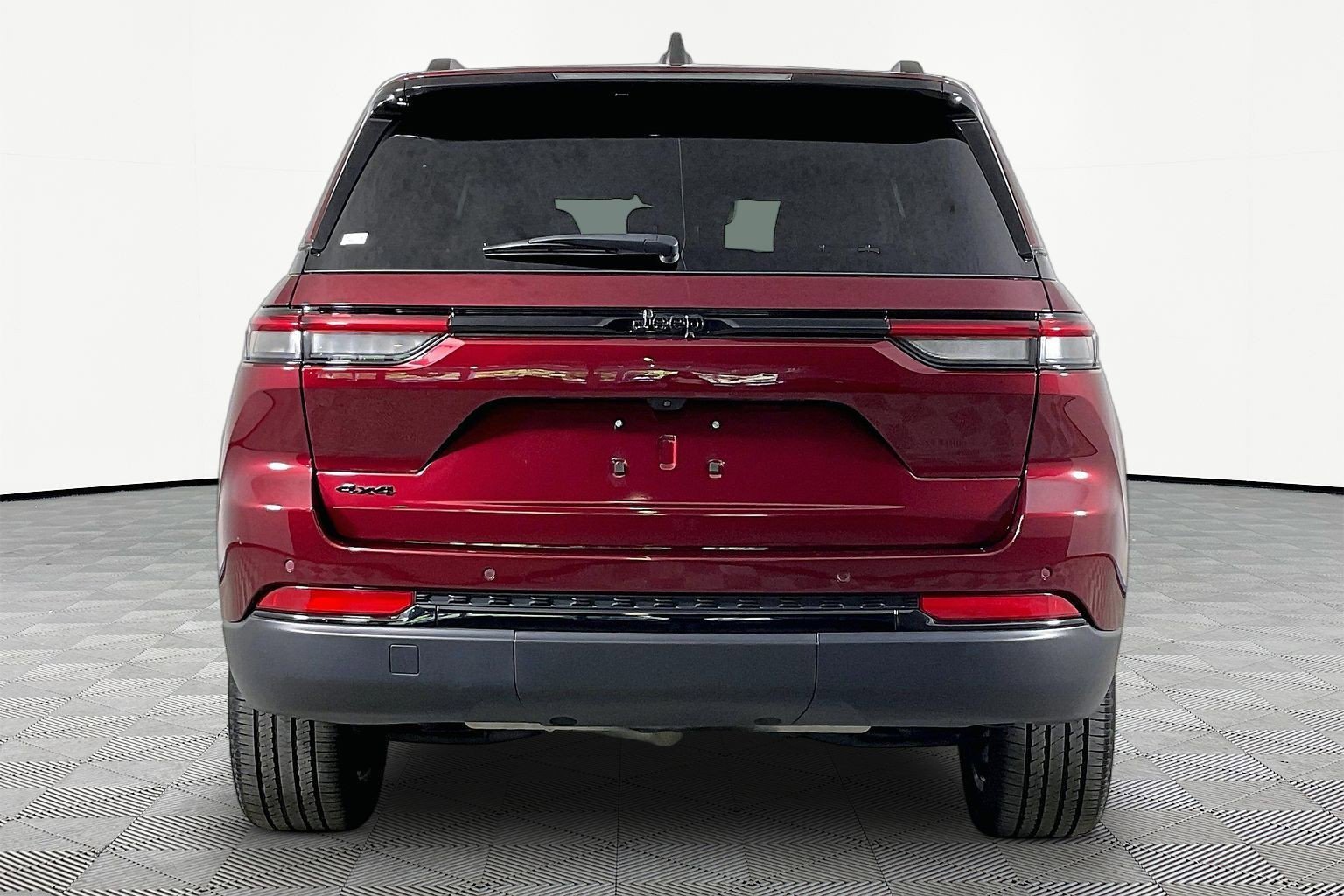 Used 2023 Jeep Grand Cherokee Altitude AWD/4WD image 7