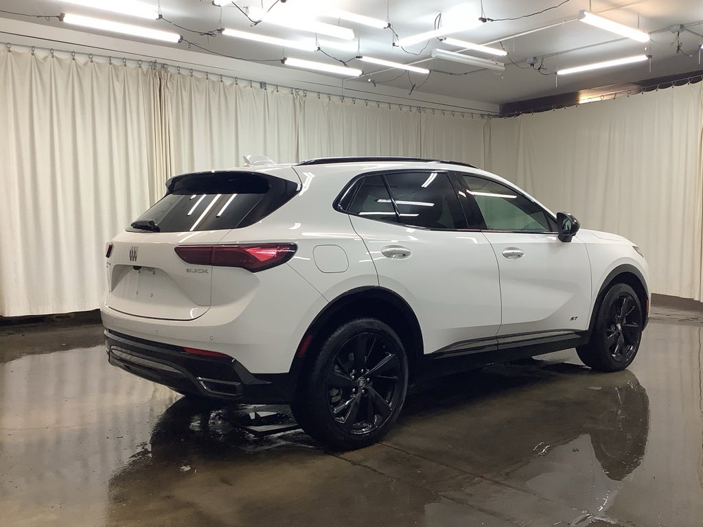 Used 2025 Buick Envision Sport Touring image 6
