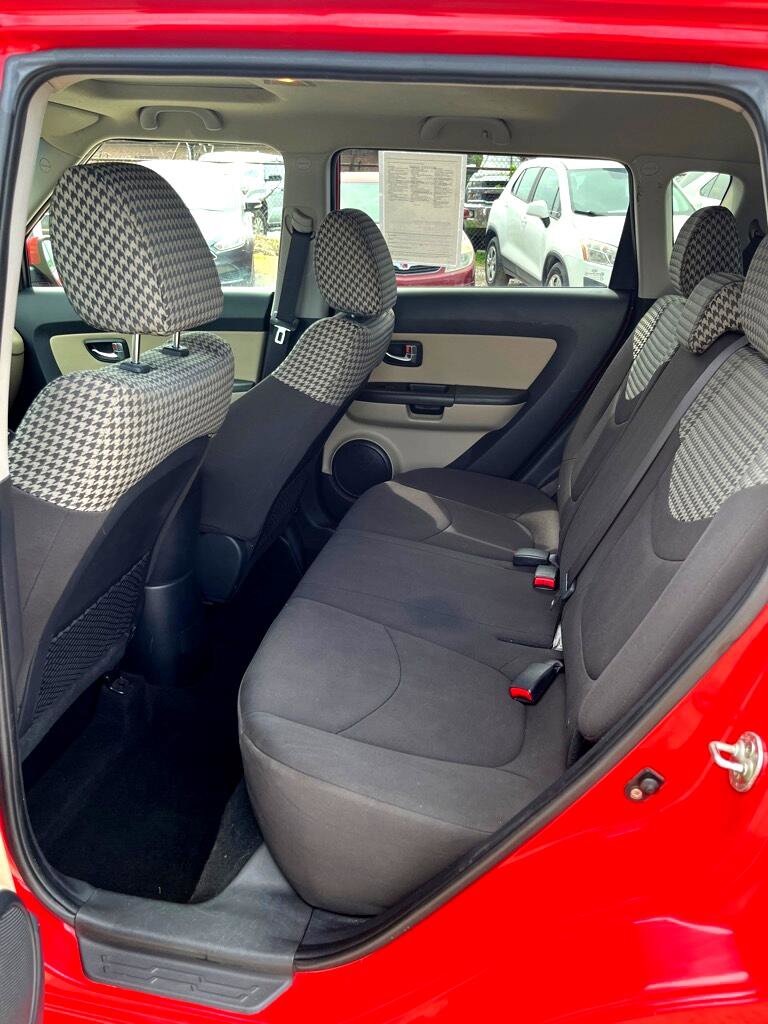 Used 2013 Kia Soul ! image 15