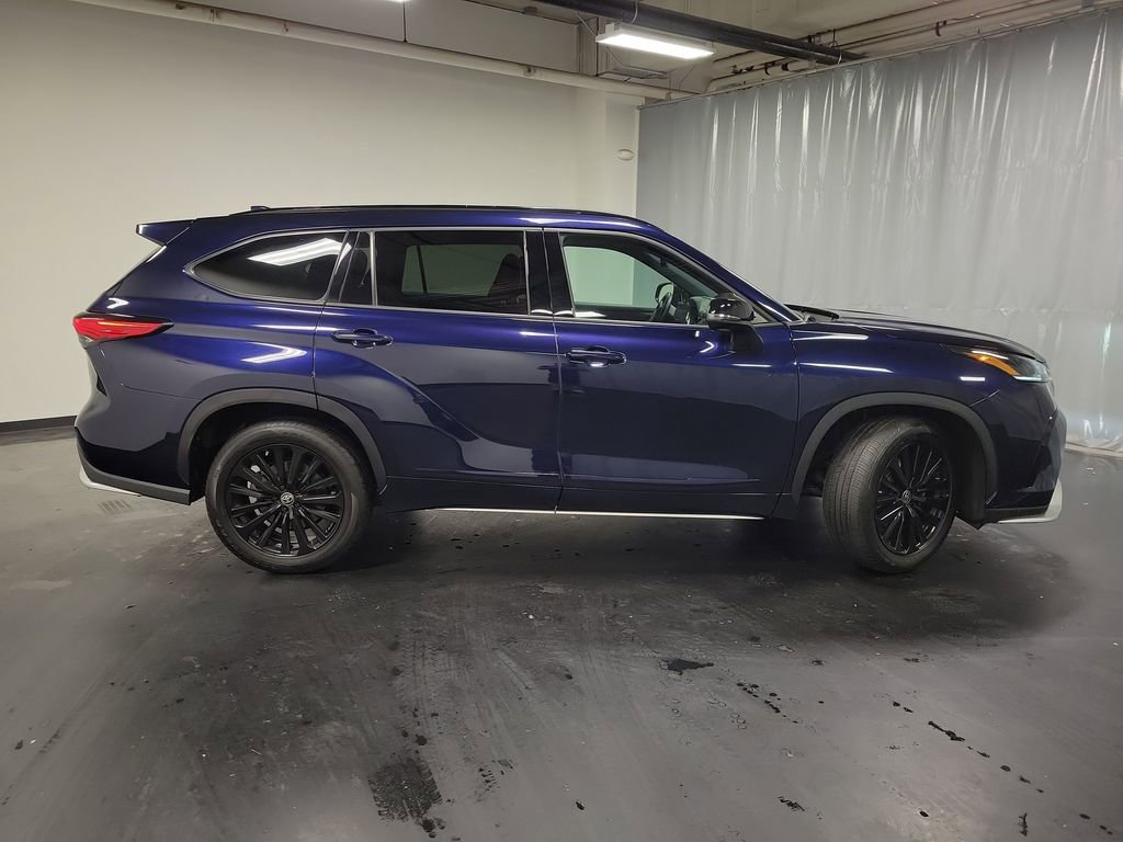 Used 2023 Toyota Highlander XSE AWD/4WD image 9