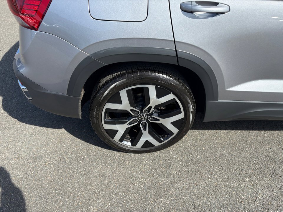 Used 2022 Volkswagen Taos SEL image 23