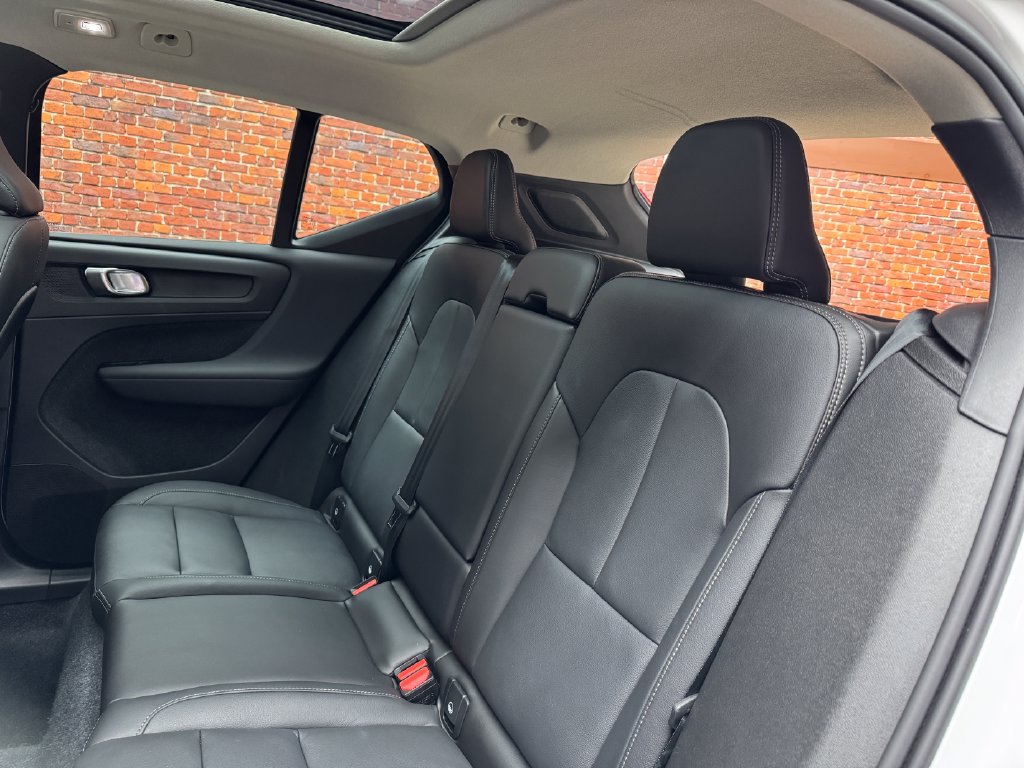 Used 2026 Volvo XC40 B5 Plus AWD/4WD image 27