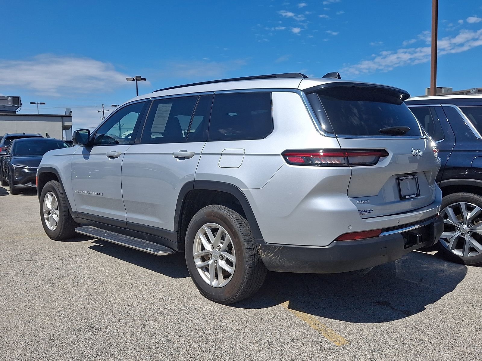 Used 2024 Jeep Grand Cherokee L Laredo w/ Luxury Tech Group I AWD/4WD image 7