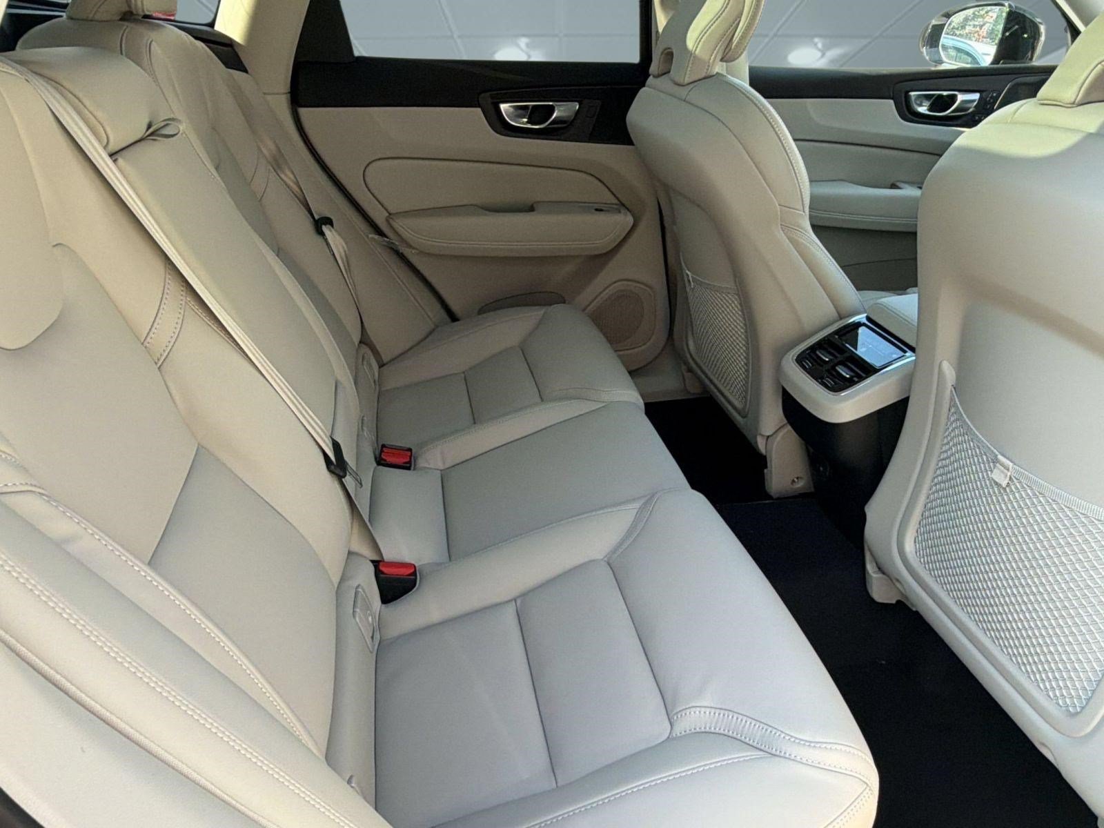 New 2026 Volvo XC60 B5 Ultra w/ Protection Package Premier AWD/4WD image 30