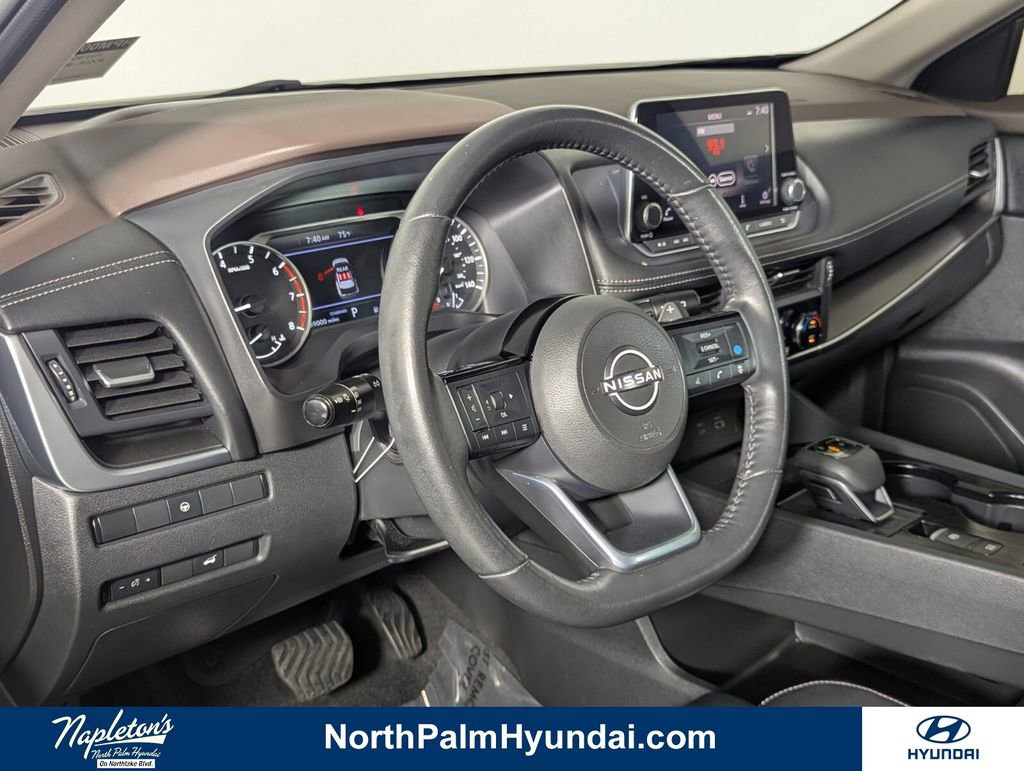 Used 2023 Nissan Rogue SV w/ SV Premium Package image 13