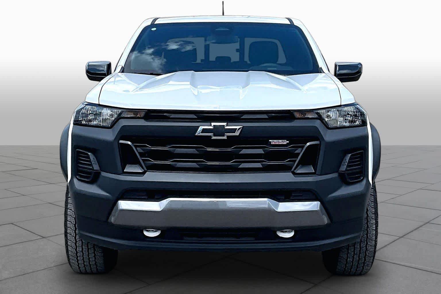 Used 2024 Chevrolet Colorado Trail Boss w/ Advanced Trailering Package AWD/4WD image 4