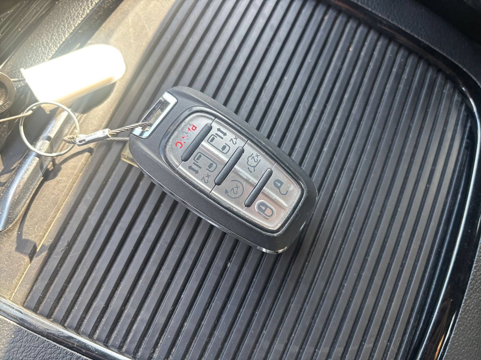 Used 2025 Chrysler Pacifica Limited FWD image 27