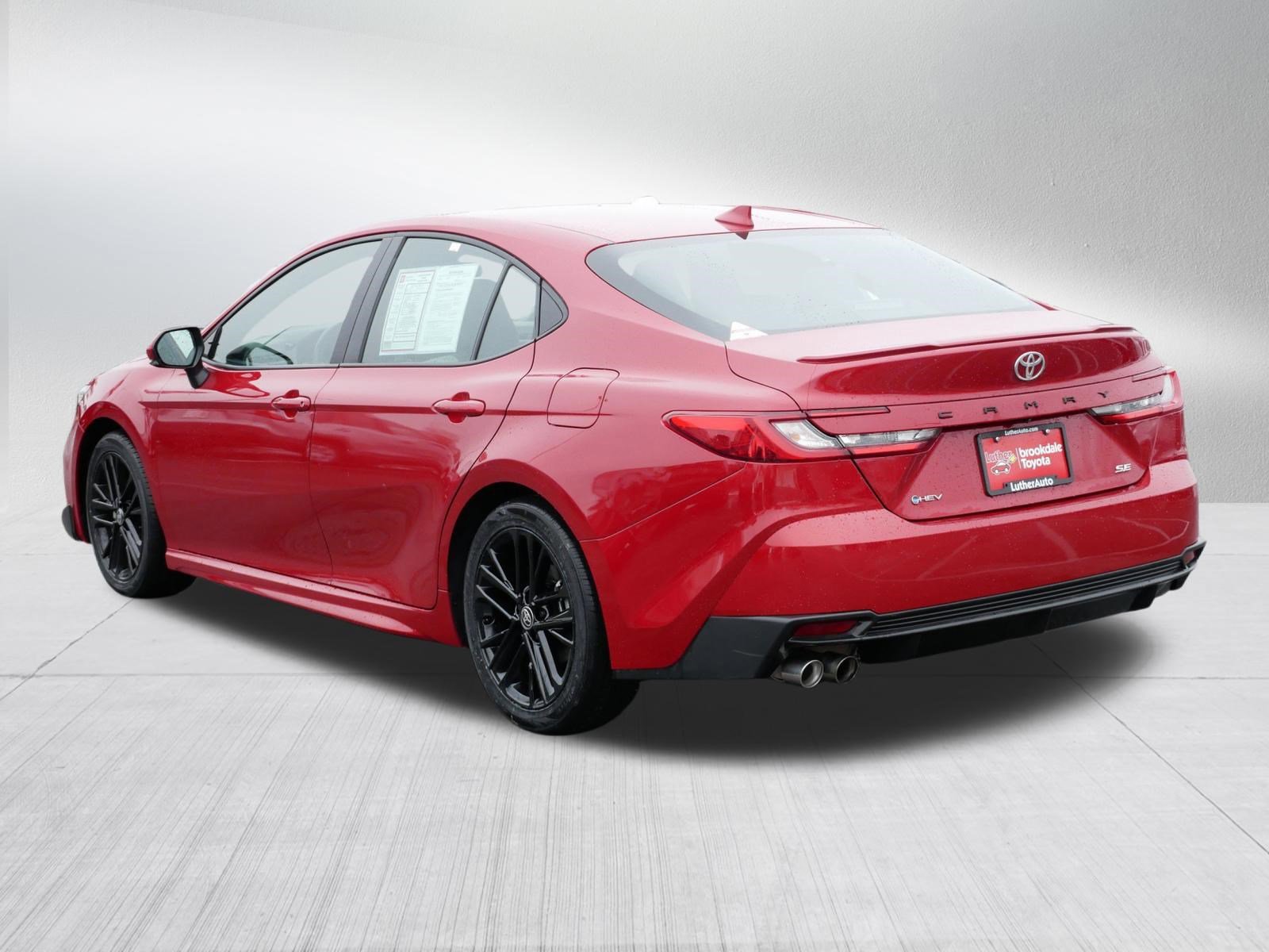 Certified 2025 Toyota Camry SE FWD image 5