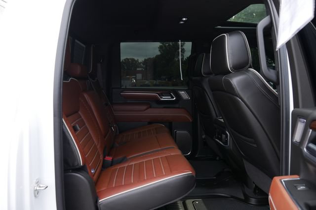 Used 2025 GMC Sierra 3500 Denali Ultimate AWD/4WD image 27