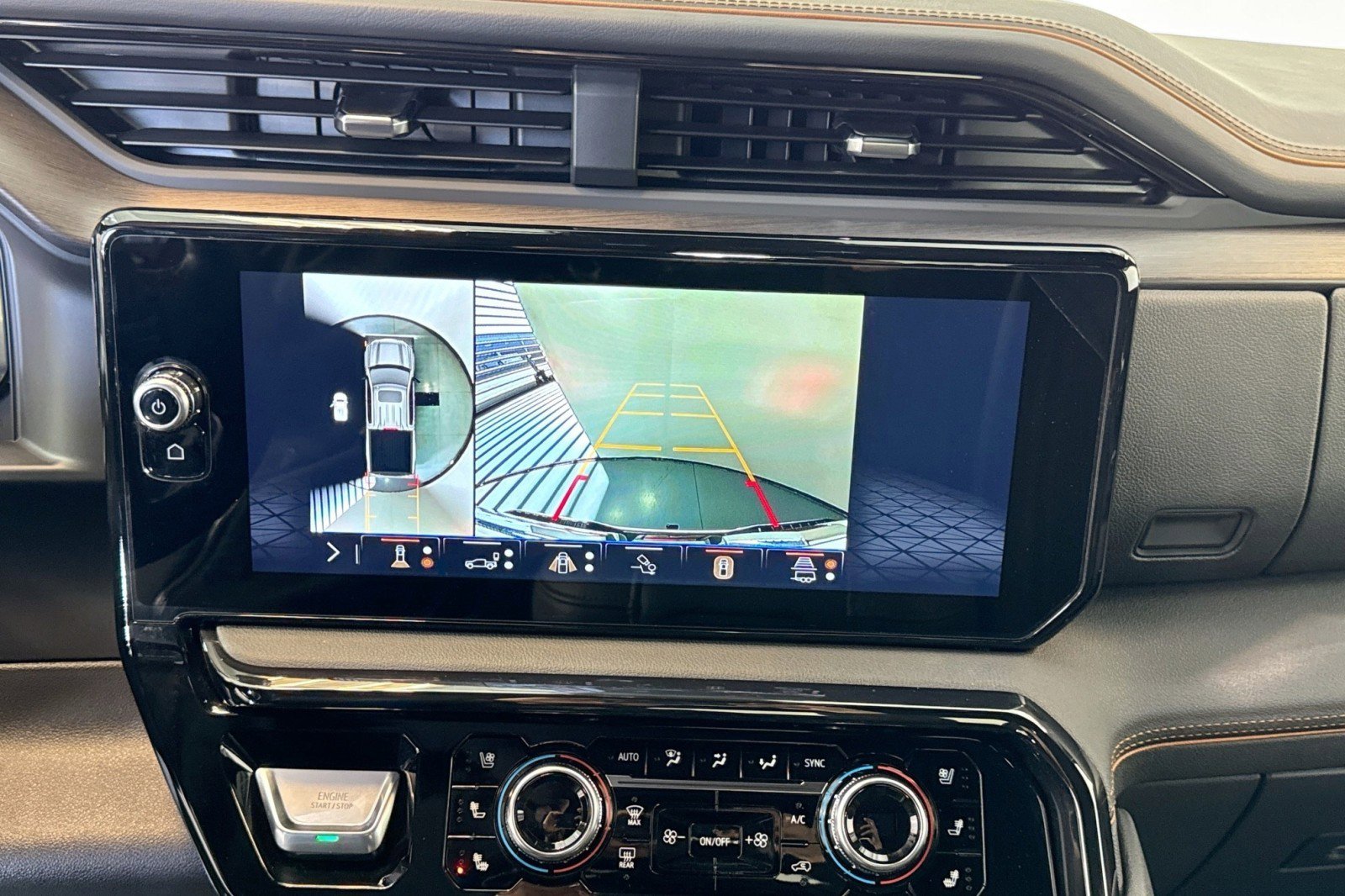 Used 2025 GMC Sierra 1500 AT4 image 14