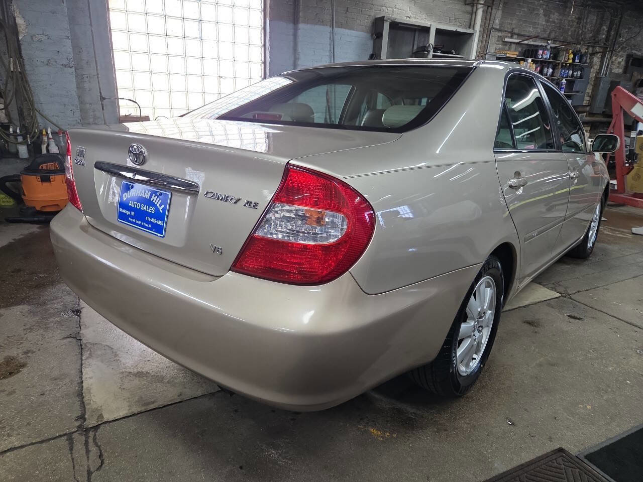 Used 2004 Toyota Camry XLE image 3