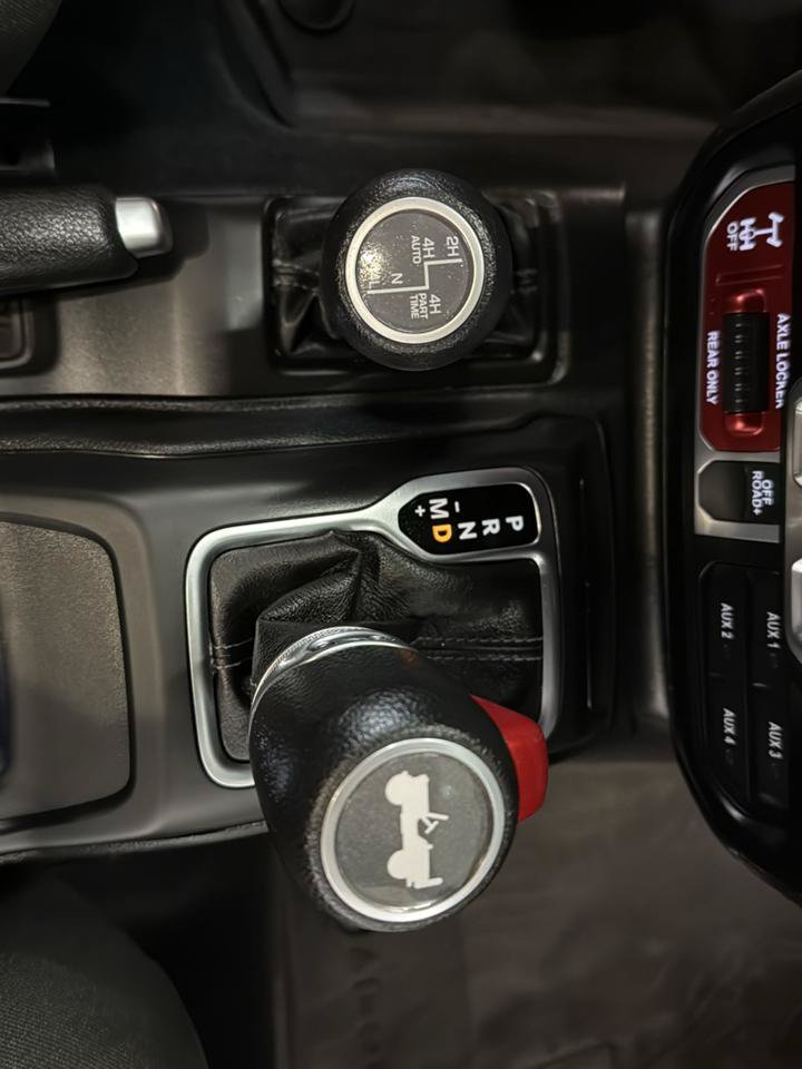 Used 2024 Jeep Wrangler Unlimited AWD/4WD image 21