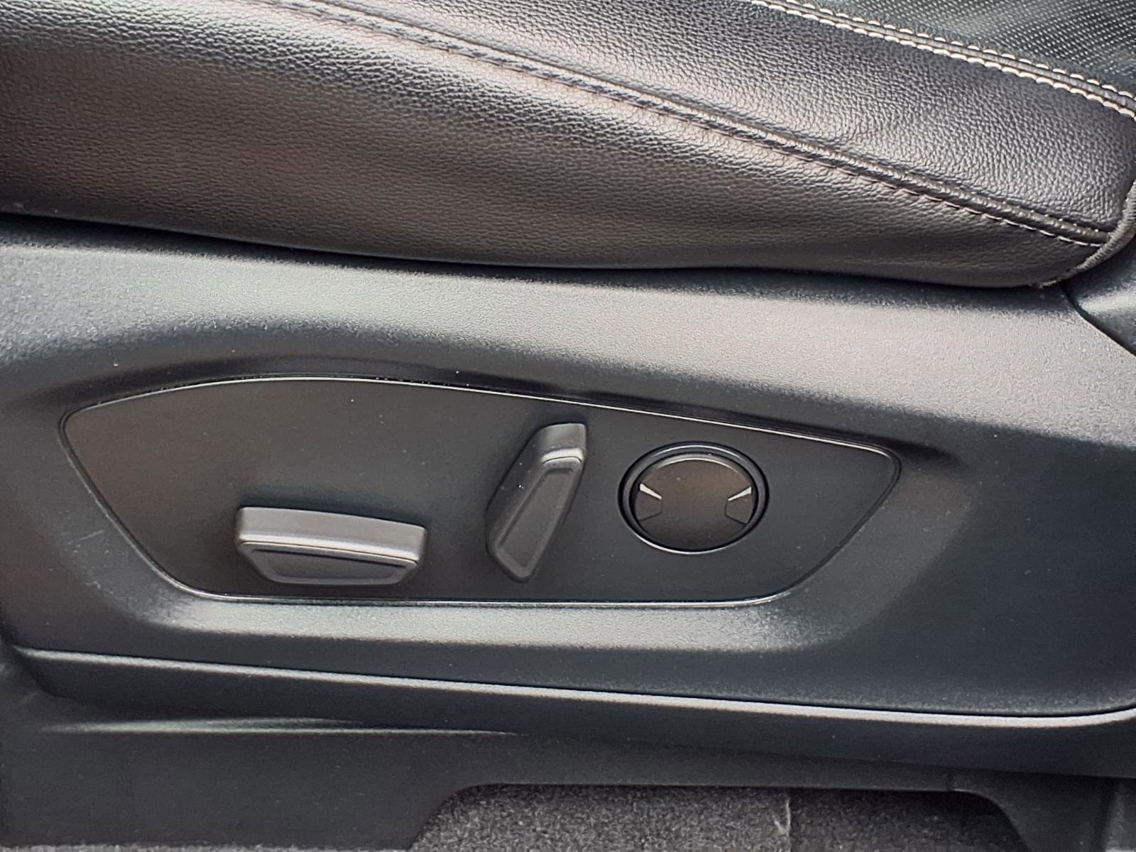 Used 2023 Ford Explorer ST w/ Equipment Group 401A AWD/4WD image 4