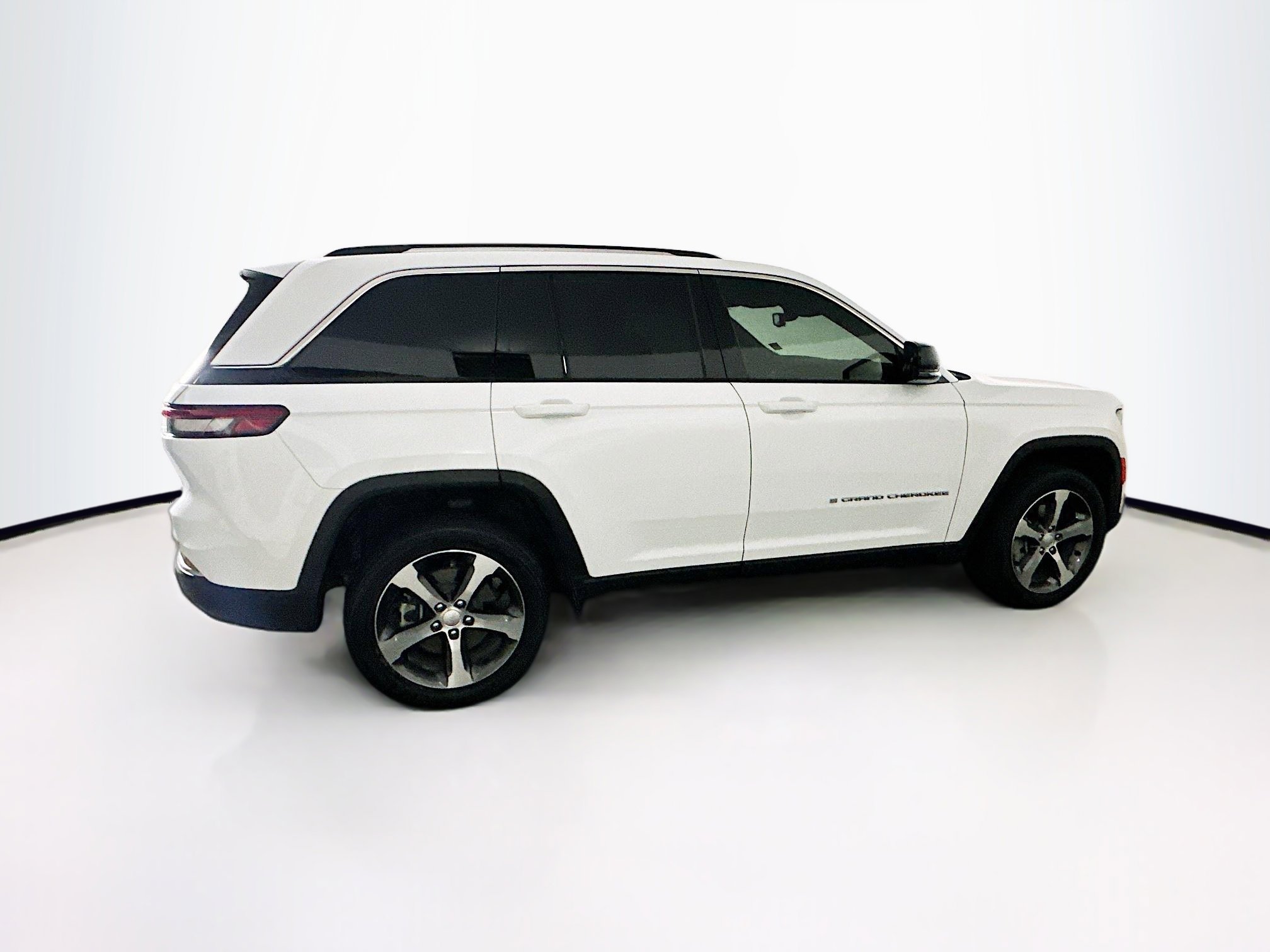 Used 2022 Jeep Grand Cherokee Limited 4xe image 10