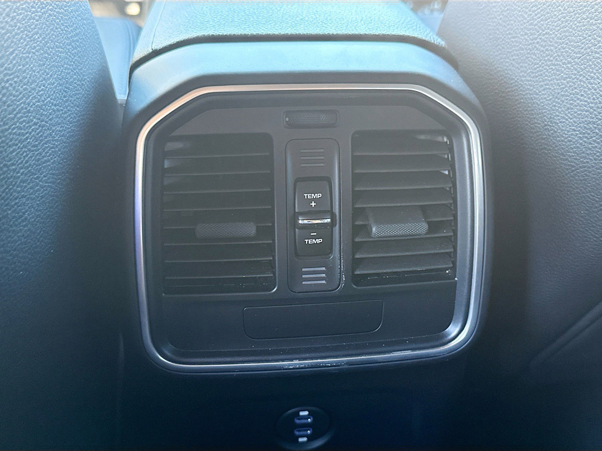 Used 2024 Porsche Macan image 21