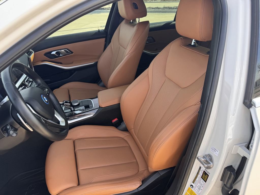 Used 2022 BMW 330e w/ Convenience Package image 24