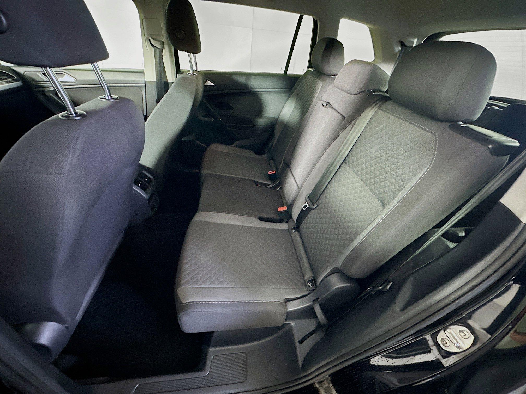 Used 2020 Volkswagen Tiguan S image 25