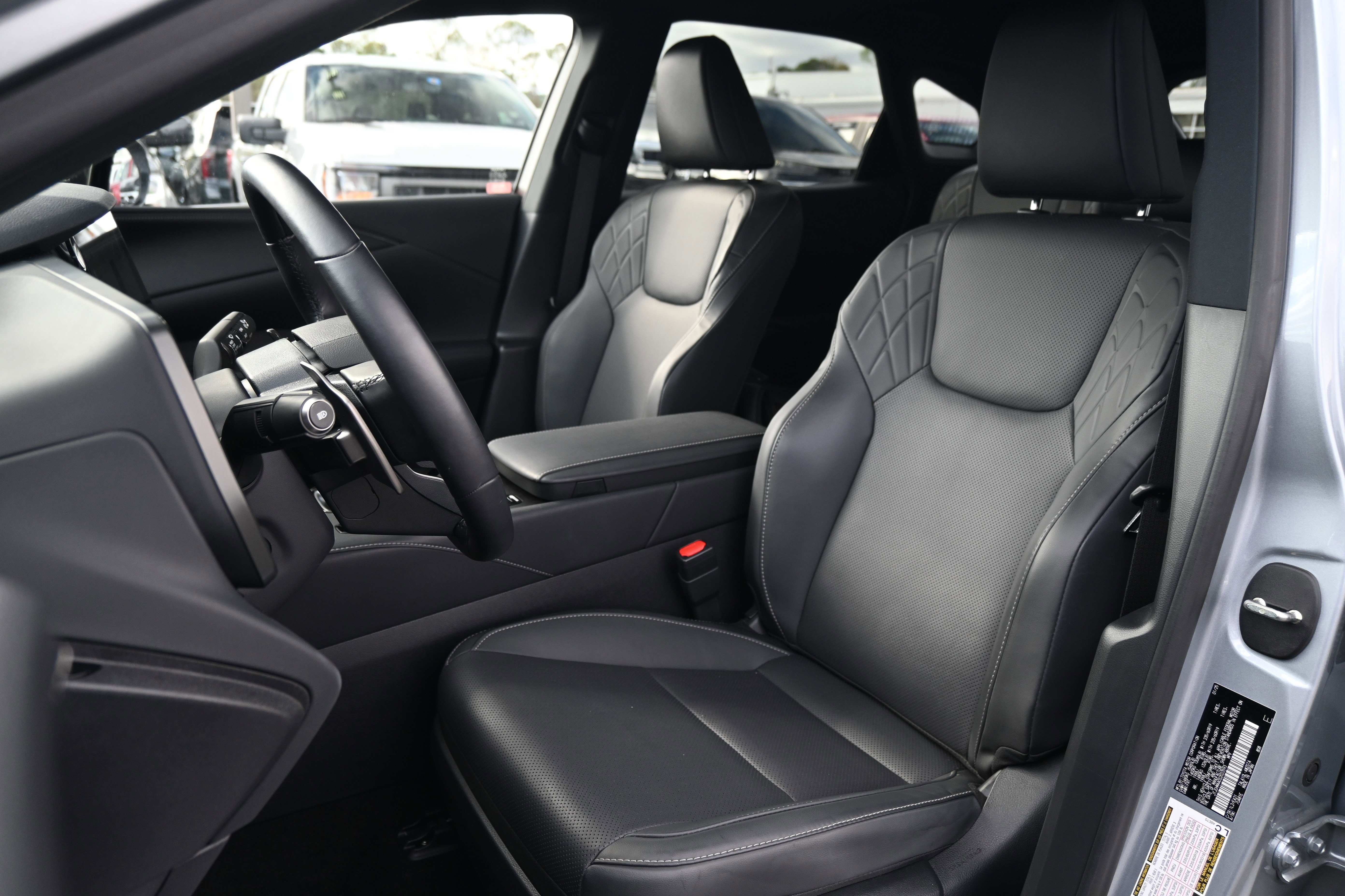 Used 2025 Lexus RX 350 Premium w/ Accessory Package (Z1) image 7