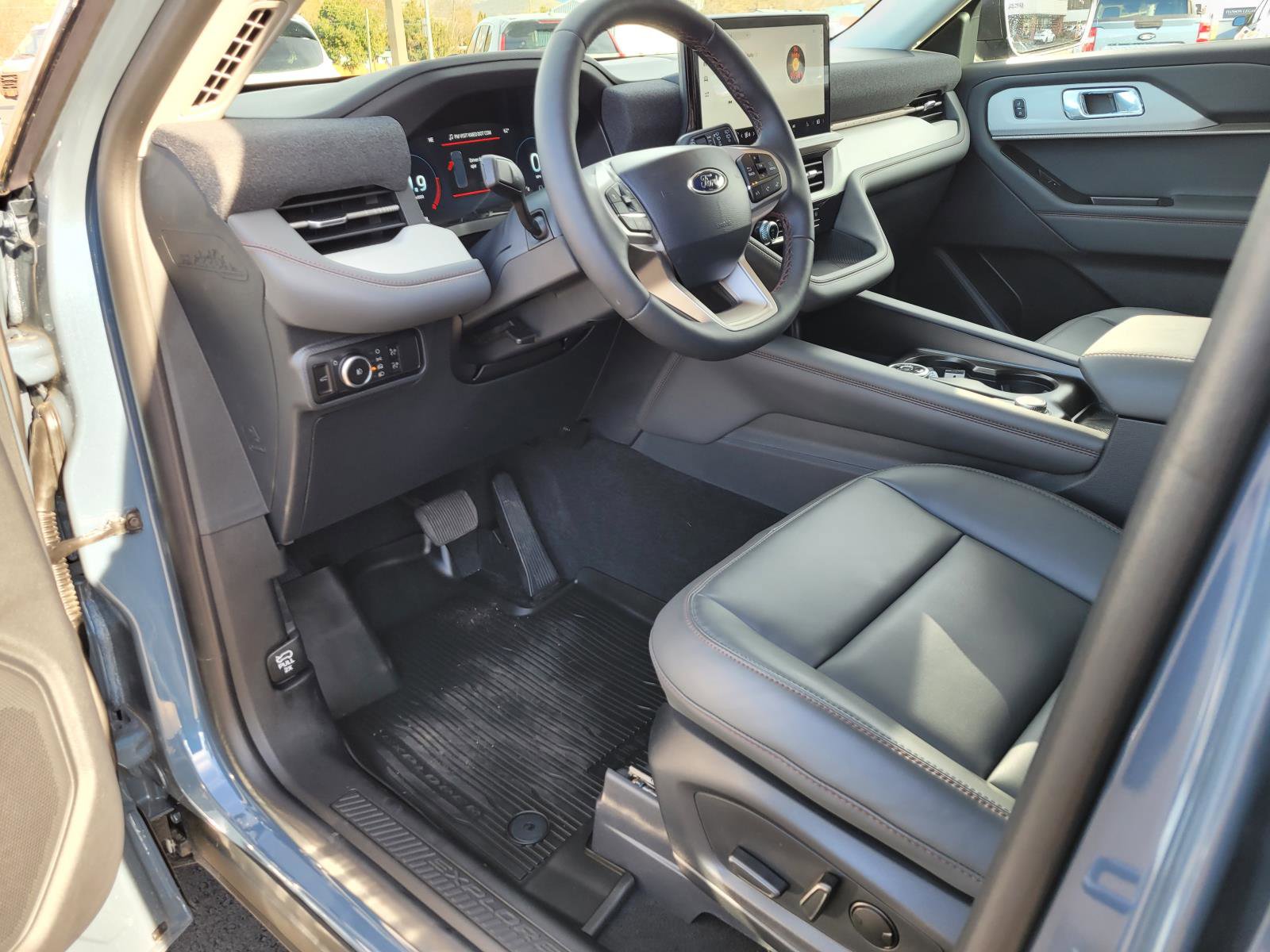 New 2026 Ford Explorer Active w/ Active Comfort Package image 15