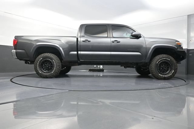 Used 2019 Toyota Tacoma SR5 AWD/4WD image 40